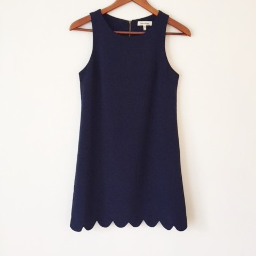 Monteau Scalloped Hem Crêpe Dress in Navy